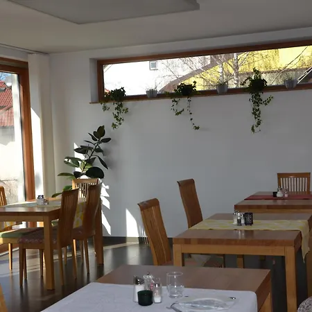 Πανσιόν Wein + Bett Wiedeck *